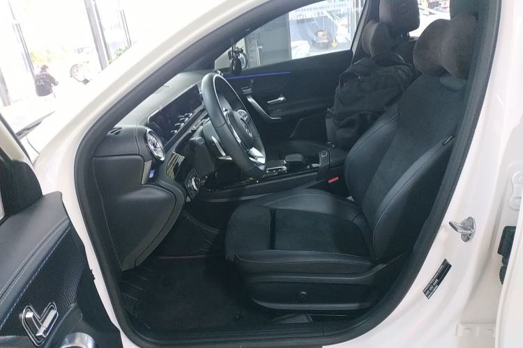 Used Mercedes-Benz A-Class 2022 Revised Version A 200 L Sport Sedan Fashionable Style Left Front Seat