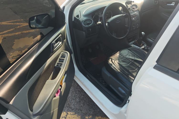 Used Ford Focus 2013 Hatchback Classic 1.8L Manual Base Model