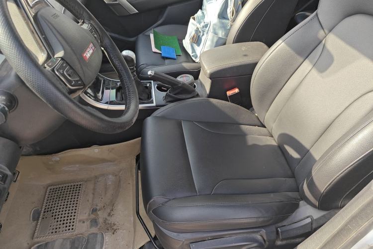 Used Haval H2 2014 1.5T Manual Two-Wheel Drive Elite Edition Left Front Seat