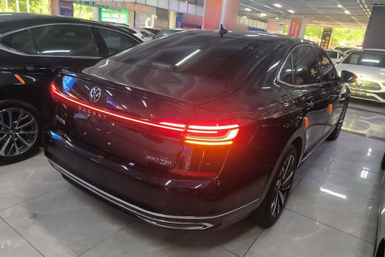 Used Volkswagen Passat 2025 Premium Version 380TSI Dragon Edition
