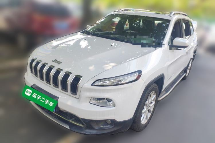 Used Jeep Cherokee 2017 2.0L Superior Edition Guazi used car, China used car export, Used car for sale, Used Jeep cars, Cheapest cars for sale