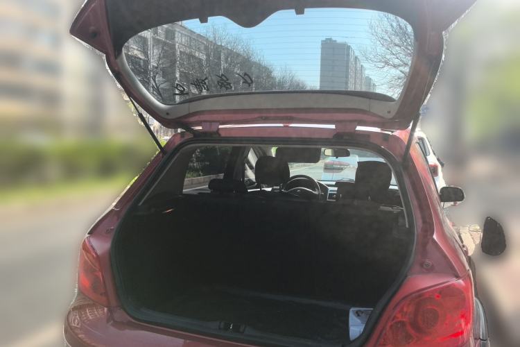 Used Peugeot 307 2012 1.6L Manual CROSS Trunk