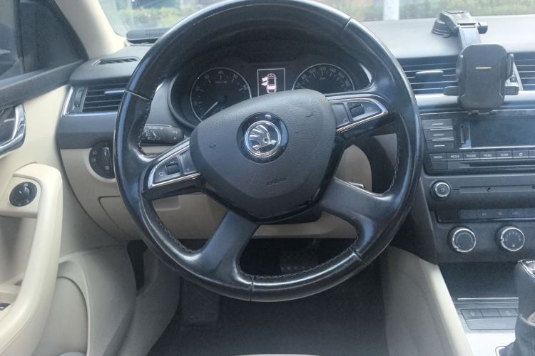 Used Skoda Octavia 2015 1.6L Automatic Yijun Edition
