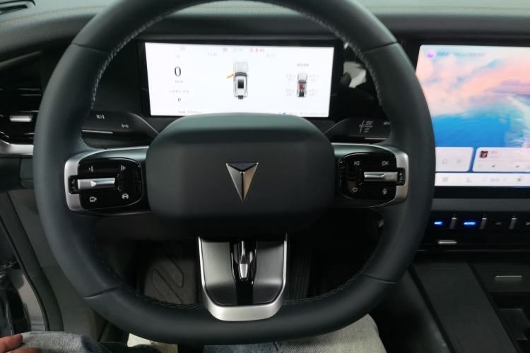 Used Deepal G318 2024 Four-Wheel-Drive Air Suspension Model
