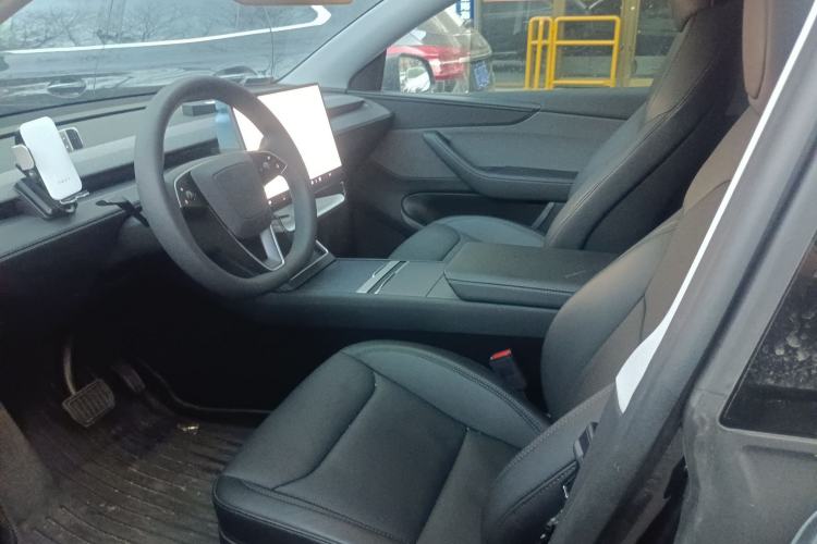 Used Tesla Model Y 2025 Rear-Wheel-Drive Version
