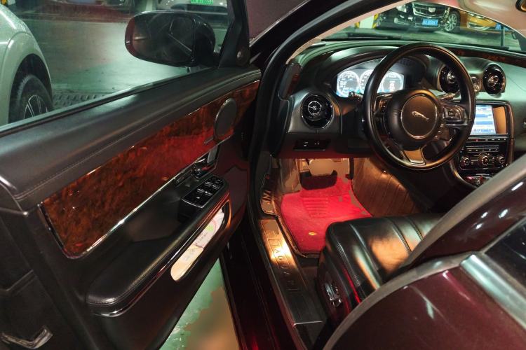 Used Jaguar XJ 2013 XJL 3.0 SC Panoramic Business Edition