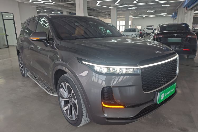 Used Li Auto ONE 2021 Extended-Range 6-Seater Version Front Right 45 Deg