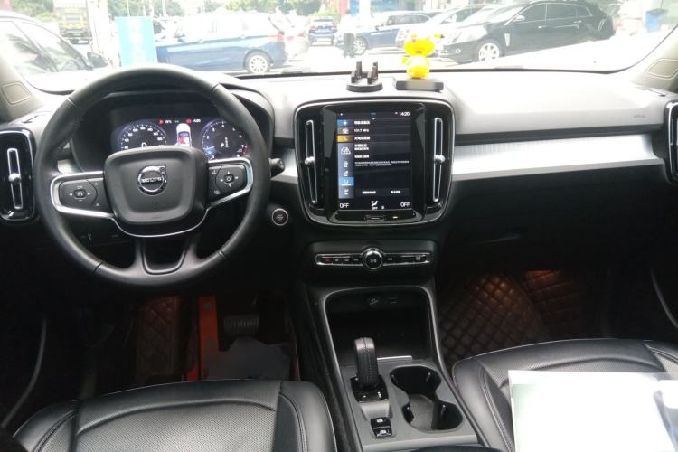 Used Volvo XC40 2021 T3 Smart & Stylish Edition Center Console