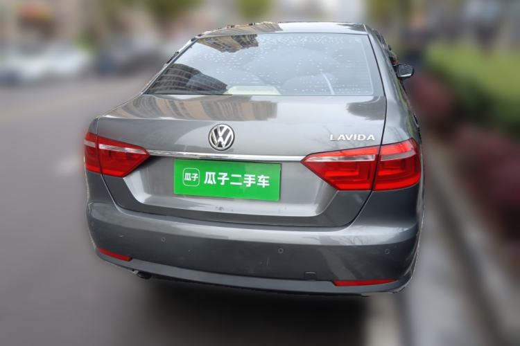 Used Volkswagen Lavida 2013 Restyled Classic 1.6L Manual Comfort Edition
