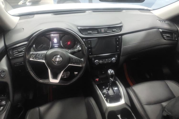 Used Nissan X-Trail 2023 Classic 2.0L Two-Wheel Drive Smart Connect Premium Edition Center Console