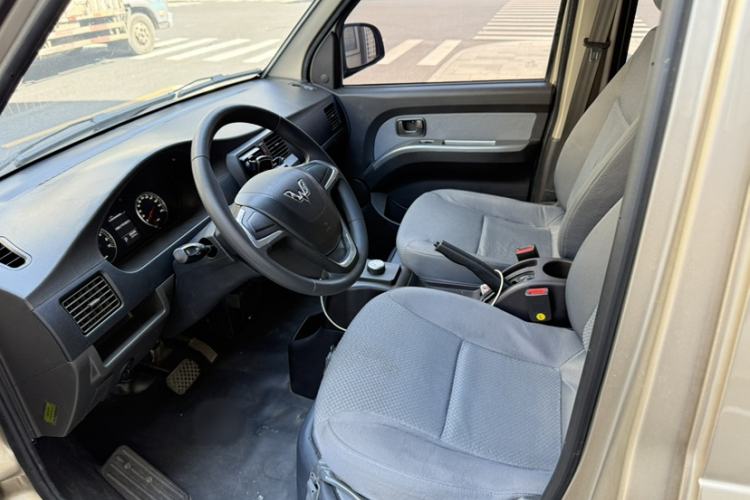 Used Wuling Rongguang EV 2020 Window-Sealed Basic Version 5 Seats 300 KM