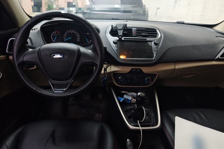 Used Ford Escort 2015 1.5L Manual Comfort Model Center Console