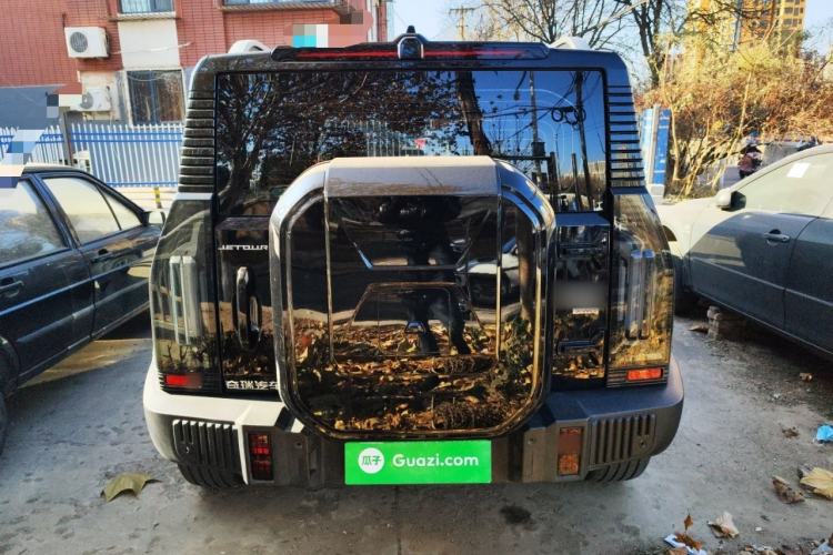 Used JETOUR Traveler 2023 2.0T All-Wheel-Drive CrossPRO Exterior 4