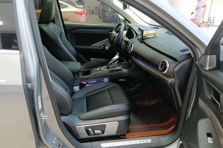 Used Wey VV6 2018 2.0T Two-Wheel-Drive Ultra-Luxury Version China V Standard