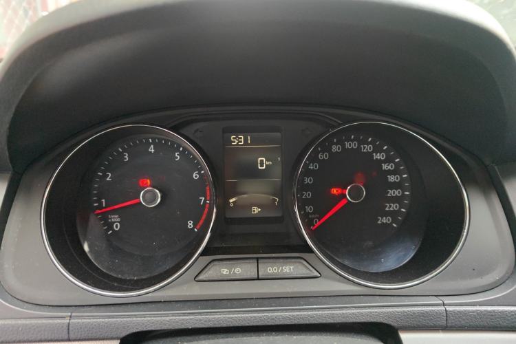 Used Volkswagen Lavida 2015 1.6L Manual Comfort Edition Instrument Cluster