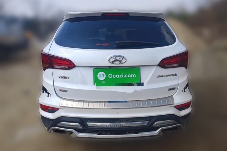 Used Hyundai Santa Fe 2017 2.0T Automatic All-Wheel Drive Smart 7-Seater
