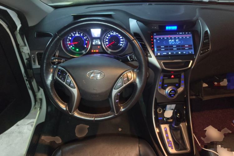 Used Hyundai Elantra (5th Generation / Langdong) 2015 1.6L Automatic Luxury Model Steering Wheel