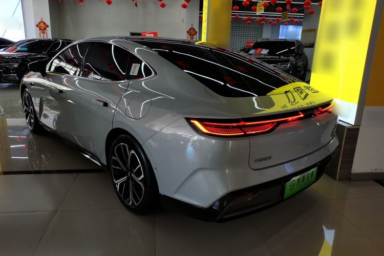 Used Geely Galaxy E8 2025 700 km Long-Range Intelligent Driving Version Rear Left 45 Deg