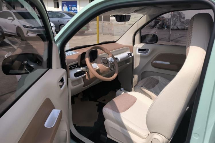 Used Wuling Hongguang MINIEV 2024 3rd Generation 215km Youth Edition Interior 6