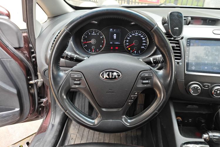 Used Kia K3 2016 1.6L Automatic GLS Steering Wheel