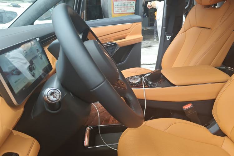 Used Geely Galaxy LEVC L380 2025 805 km Flagship Version All-Wheel Drive Left Front Seat