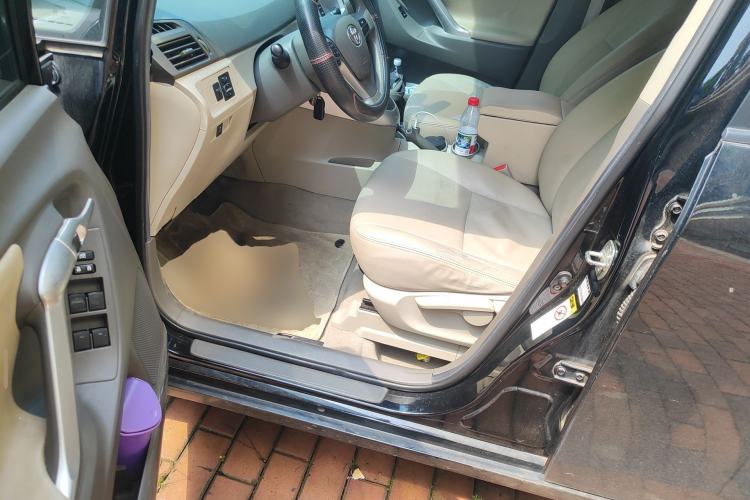 Used Toyota Verso 2014 Starlight 180E CVT Elite Edition Left Front Seat