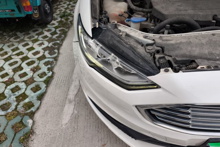 Used Ford Mondeo 2017 EcoBoost 180 Stylish Model Right Front Headlight