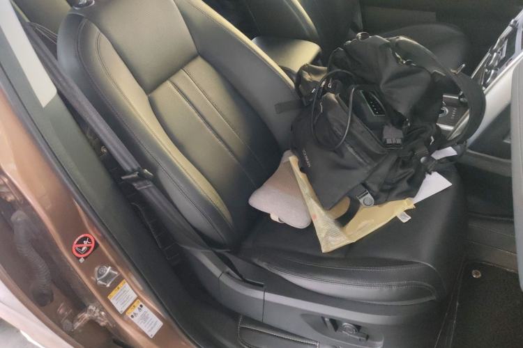 Used Land Rover Discovery Sport 2016 2.0T SE Right Front Seat