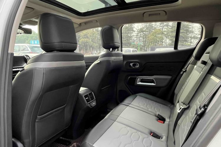 Used Citroen C5 AIRCROSS 2019 360THP Enjoyment Model China VI Standard Interior 2