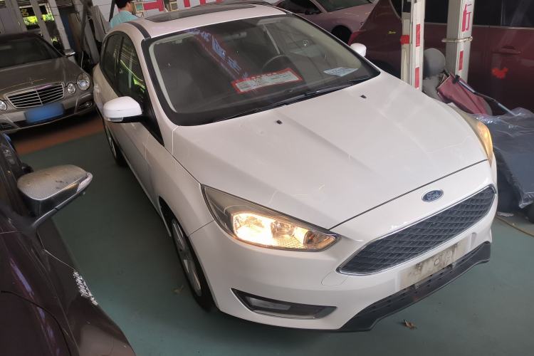 Used Ford Focus 2017 Hatchback EcoBoost 125 Automatic - Ultra-Powerful Style Edition with Smart Drive Features