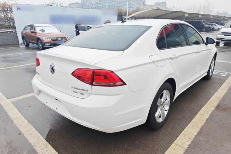 Used Volkswagen Lamando 2015 230TSI DSG Fashion Edition
