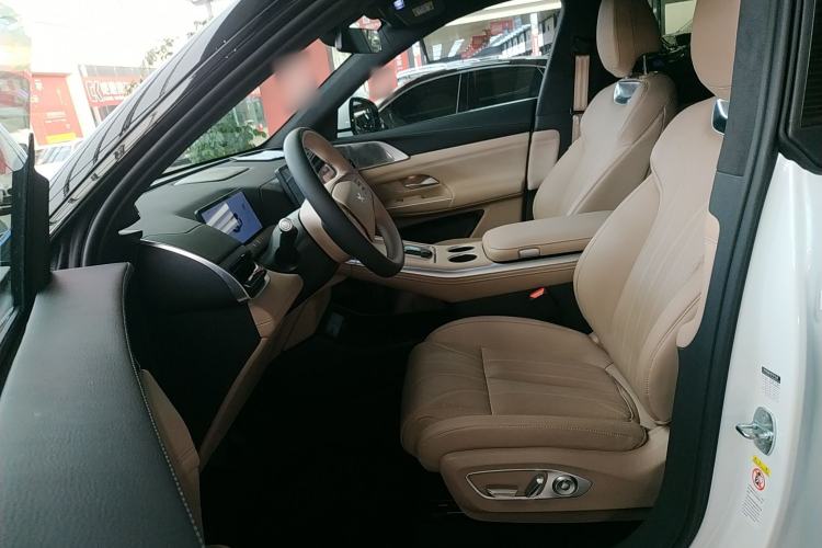 Used XPeng G9 2025 625 Long-Range Max Left Front Seat