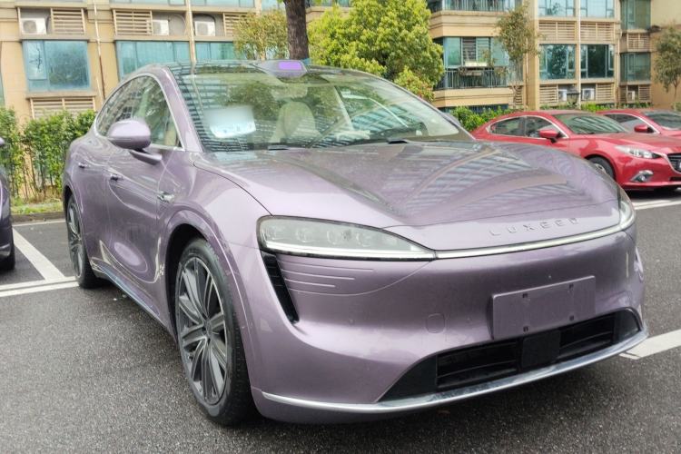 Used Hima Luxeed R7 2024 All-Electric 667 km Max Exterior 1