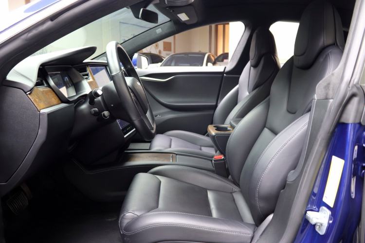 Used Tesla Model S 2019 Long-Range Version
