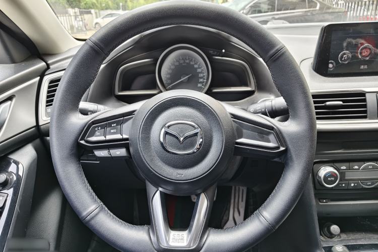 Used Mazda 3 Axela 2017 Sedan 1.5L Automatic Luxury Model Emission Standard China V Steering Wheel