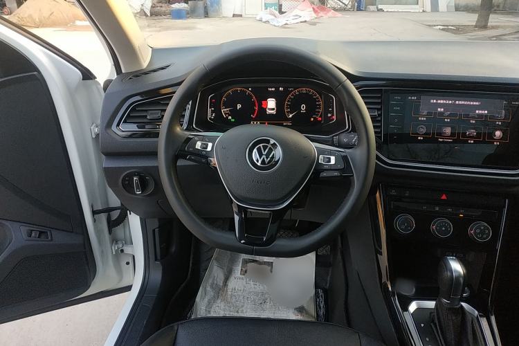 Used Volkswagen T-ROC 2021 280TSI DSG Two-Wheel Drive Comfort Connect Edition