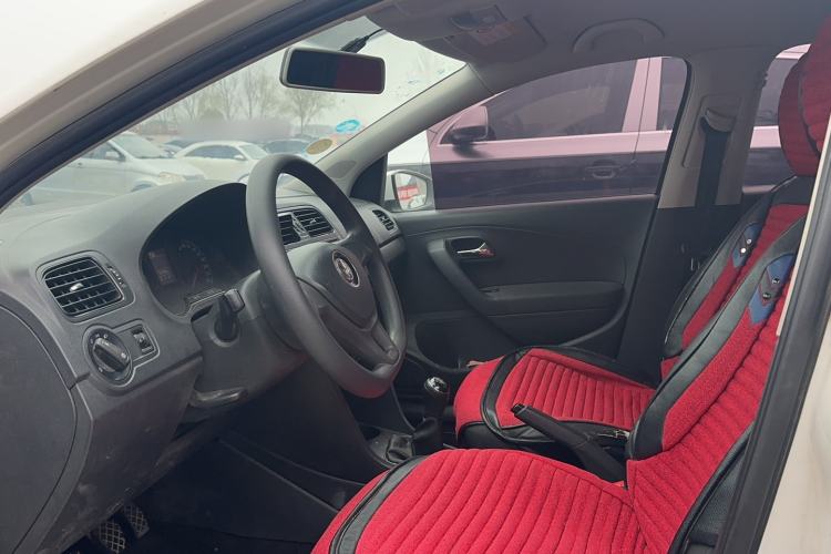 Used Volkswagen Polo 2016 1.4L Manual Fashion Model