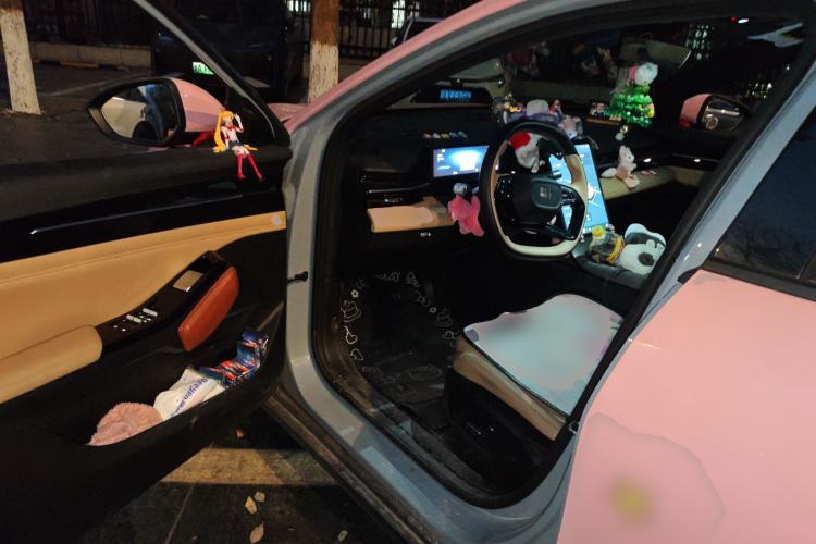 Used Geely Galaxy L6 2024 125km PLUS Dragon Edition
