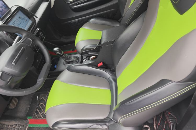 Used Roewe Clever 2021 302 km New Four-Seater Super-Efficient Version Left Front Seat