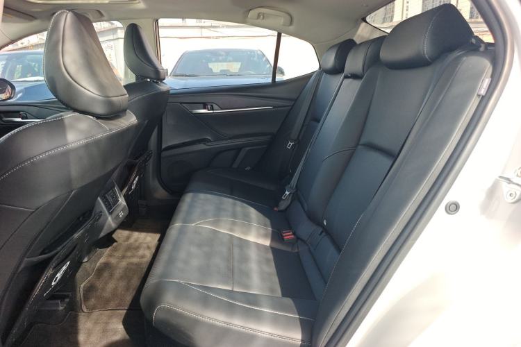 Used Toyota Camry 2024 Dual-Motor 2.0 HGVP Luxury Edition
