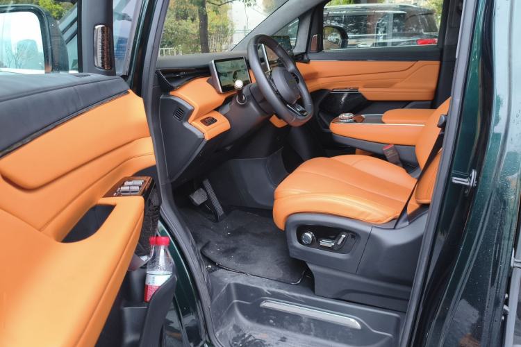 Used Geely Galaxy LEVC L380 2024 140-Degree 6-Seater All-Wheel-Drive Ultra Driver Seat