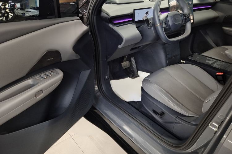 Used Lynk & Co Z20 2025 530 km Range Rear-Wheel Drive Max