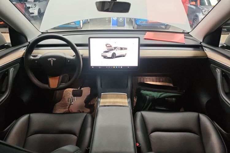 Used Tesla Model Y 2022 Long-Range All-Wheel-Drive Version