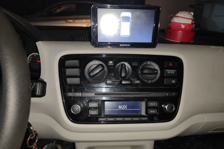 Used Volkswagen up! 2015 1.0L move up! Audio And AC Panel