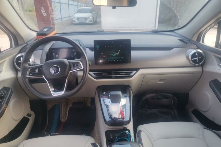 Used BYD Yuan Pro 2021 401 km Luxury Version Center Console
