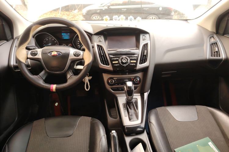 Used Ford Focus 2012 Hatchback 1.6L Automatic Fashion Edition
