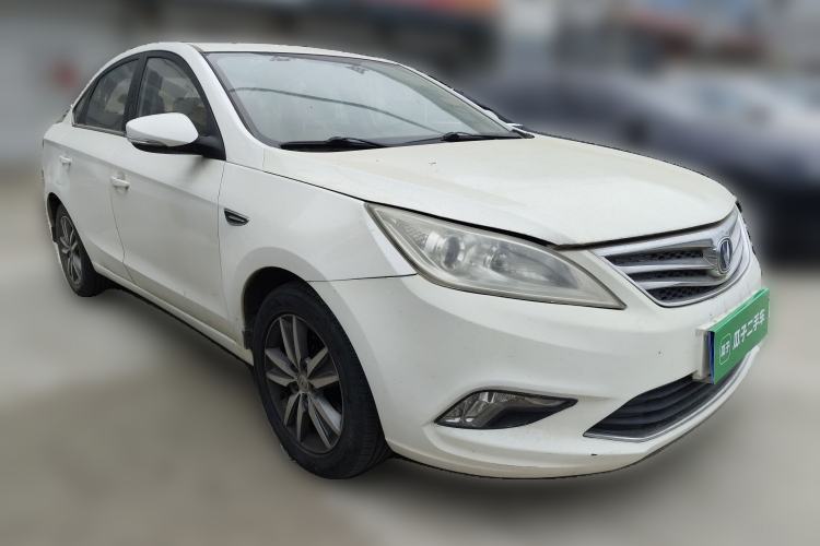 Used CHANGAN Eado 2015 1.6L Manual Luxury Model China IV Standard Front Right 45 Deg