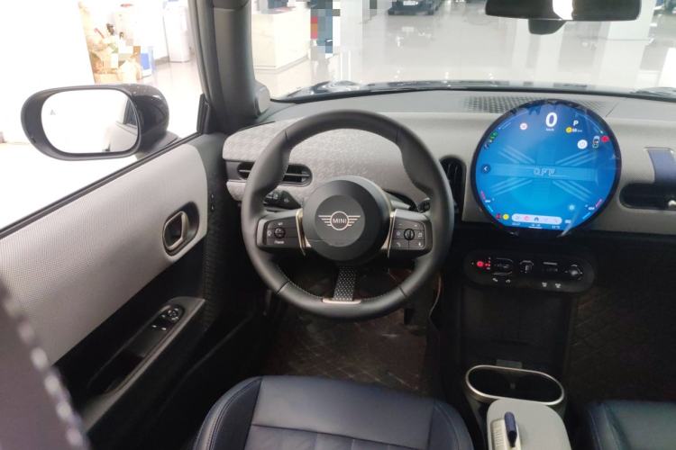 Used MINI MINI 2025 2.0T COOPER S Artist