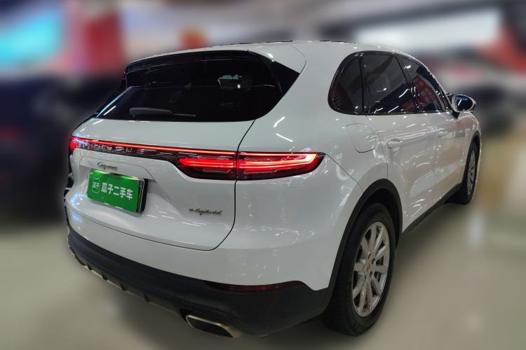 Used Porsche Cayenne E-Hybrid 2019 Cayenne E-Hybrid 2.0T Rear Right 45 Deg