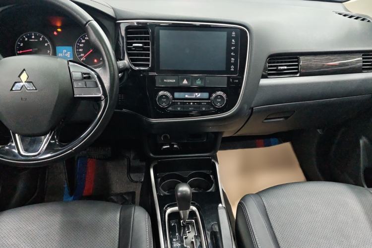 Used Mitsubishi Outlander 2018 2.0L Two-Wheel Drive Glory Edition 5 Seats